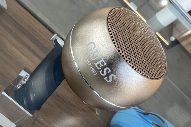 Enceinte connectée Guess