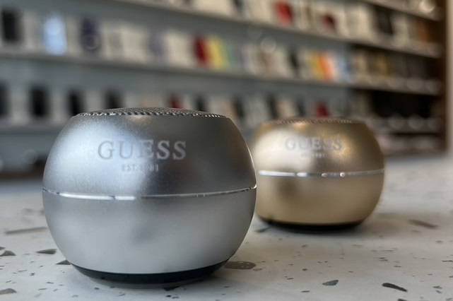 Enceintes connectées Guess